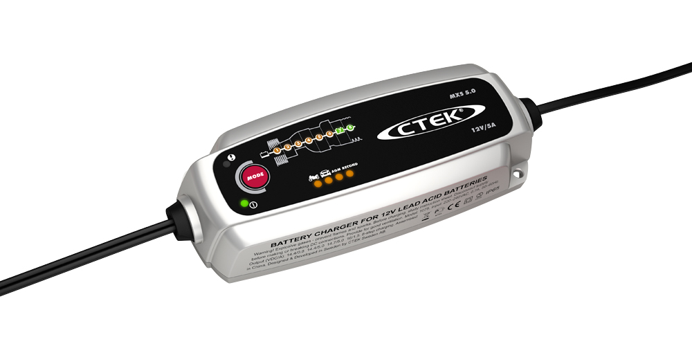 MXS5.0/ 5amp Ctek Battery Charger c/w accessories